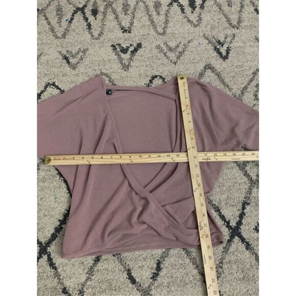 NEW WITH TAGS Beautiful Francesca’s Twist Back Pullover Sweater - pinkish Crop-t - Picture 5 of 5